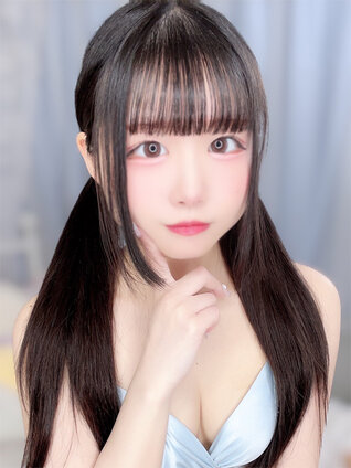 ちい【小柄で美乳な彼女】